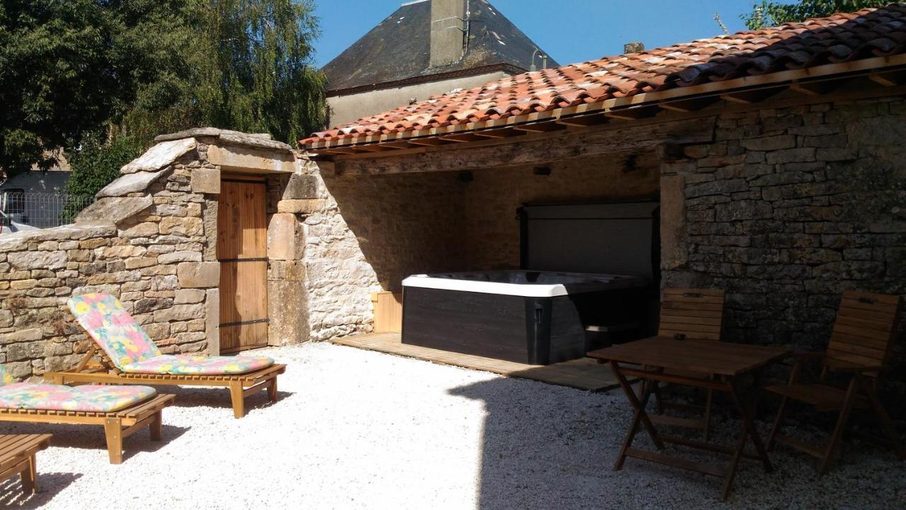Apartamento Le Logis Du Foirail Saint-Projet  Exterior foto